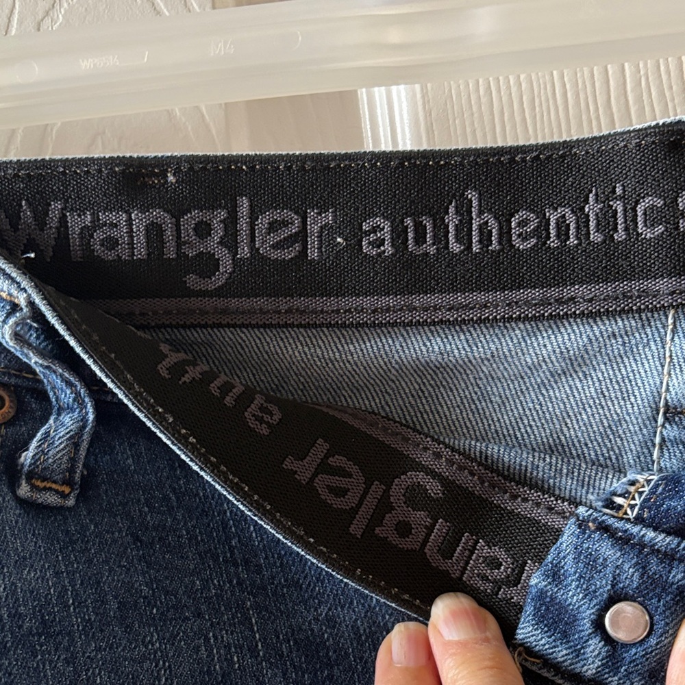 Wrangler Men's Straight Blue Jeans - Picture 5 of 8